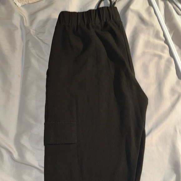 BOOHOOMAN CROP PANTS - Picture 1 of 2